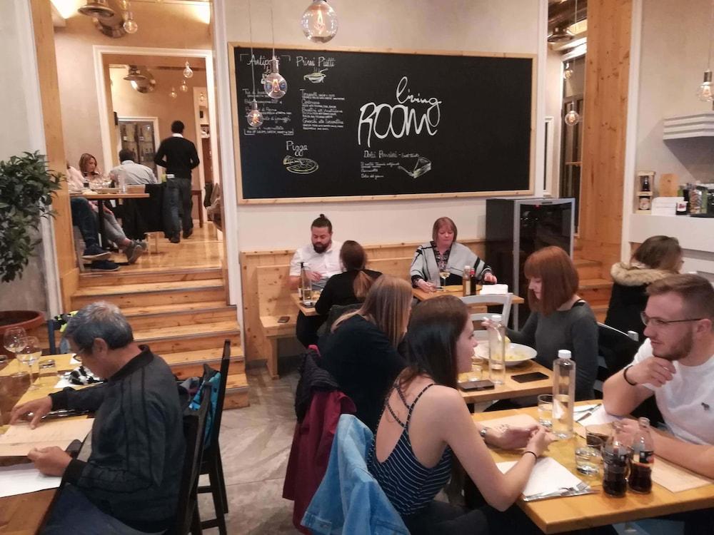M&J Place Hostel 로마 외부 사진